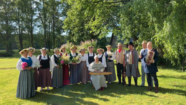 Matīšu KN Folkloras kopa "Pūrs"